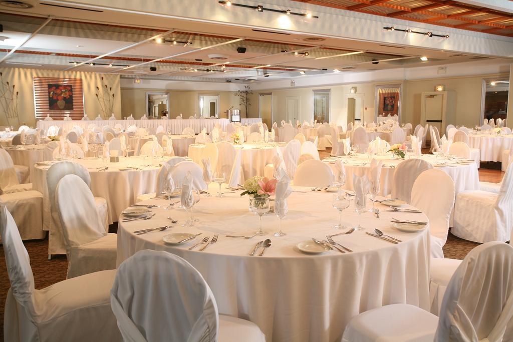Quality Inn & Conference Centre Kingston Central Étterem fotó
