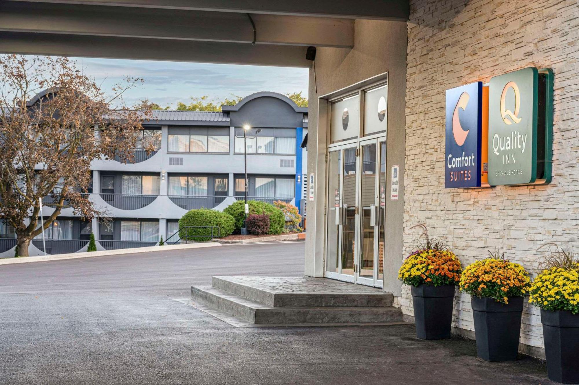 Quality Inn & Conference Centre Kingston Central Kültér fotó